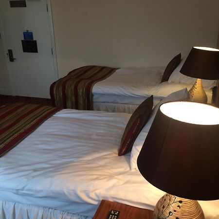 The Three Tuns Hotel Wetherspoon Thirsk Rum bild
