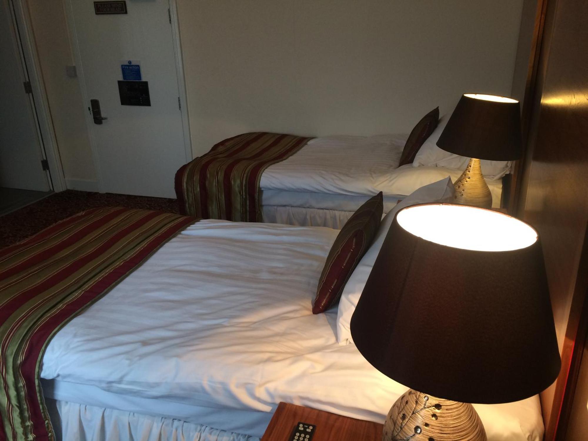 The Three Tuns Hotel Wetherspoon Thirsk Rum bild