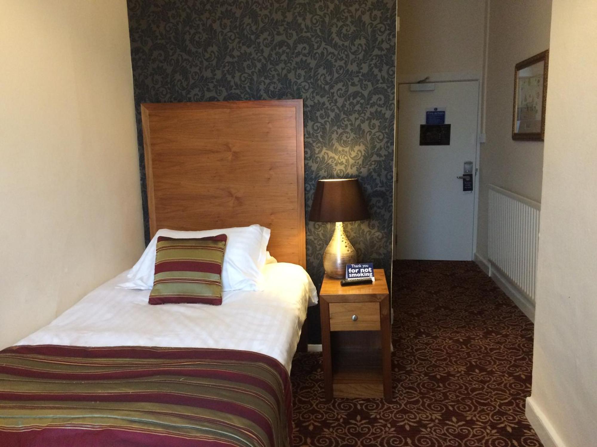 The Three Tuns Hotel Wetherspoon Thirsk Rum bild