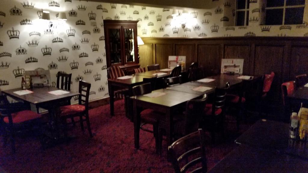 The Three Tuns Hotel Wetherspoon Thirsk Exteriör bild