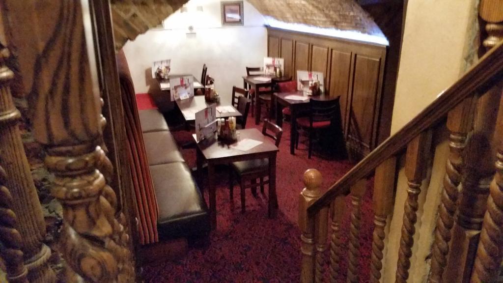 The Three Tuns Hotel Wetherspoon Thirsk Exteriör bild