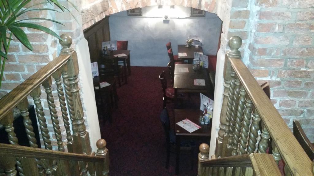 The Three Tuns Hotel Wetherspoon Thirsk Exteriör bild