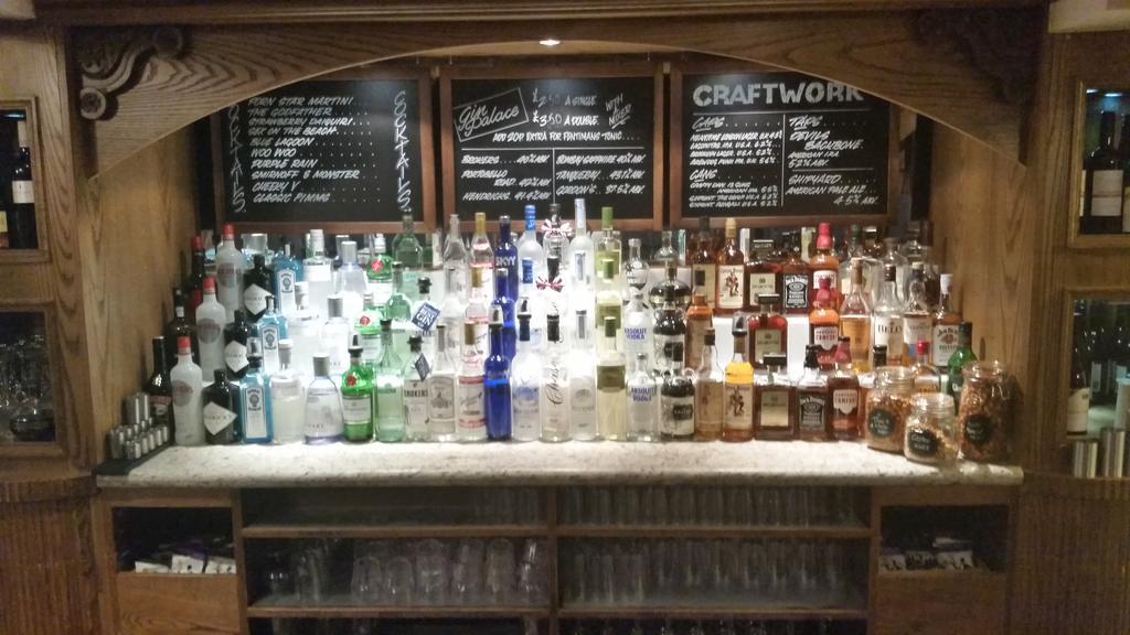 The Three Tuns Hotel Wetherspoon Thirsk Exteriör bild