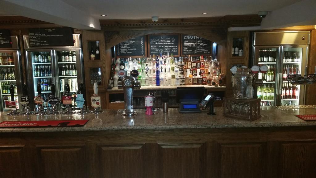 The Three Tuns Hotel Wetherspoon Thirsk Exteriör bild