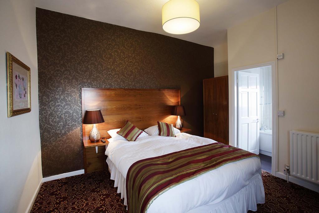 The Three Tuns Hotel Wetherspoon Thirsk Rum bild