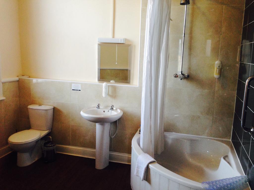 The Three Tuns Hotel Wetherspoon Thirsk Rum bild