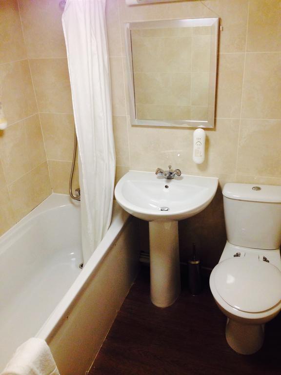 The Three Tuns Hotel Wetherspoon Thirsk Rum bild